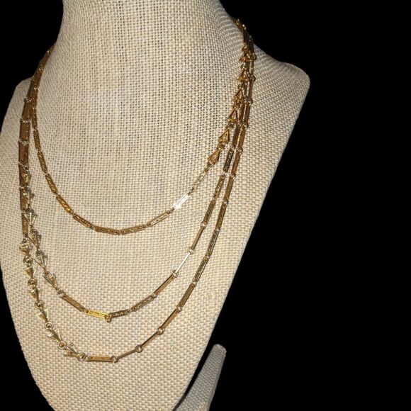 š¤©ā GoldātoneāchainĀ necklaceāš¤©ā2āforā$20 - Picture 2 of 6